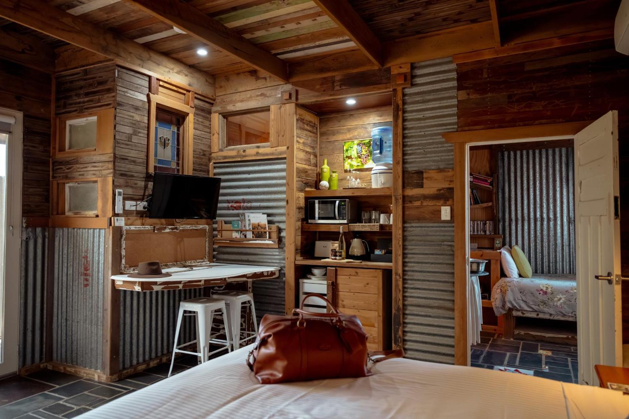 Bed In A Shed Vineyard Stay Watervale Exterior photo